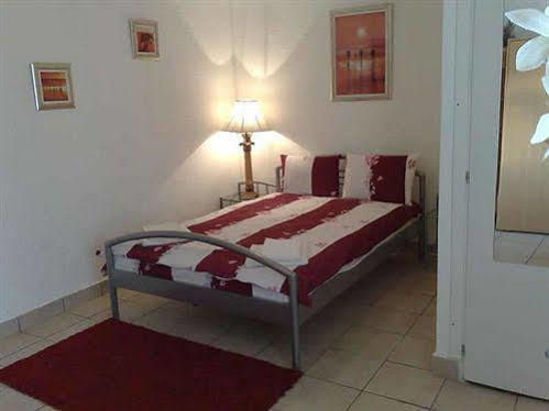 Pensiunea Vila Chesa Corunca Room photo
